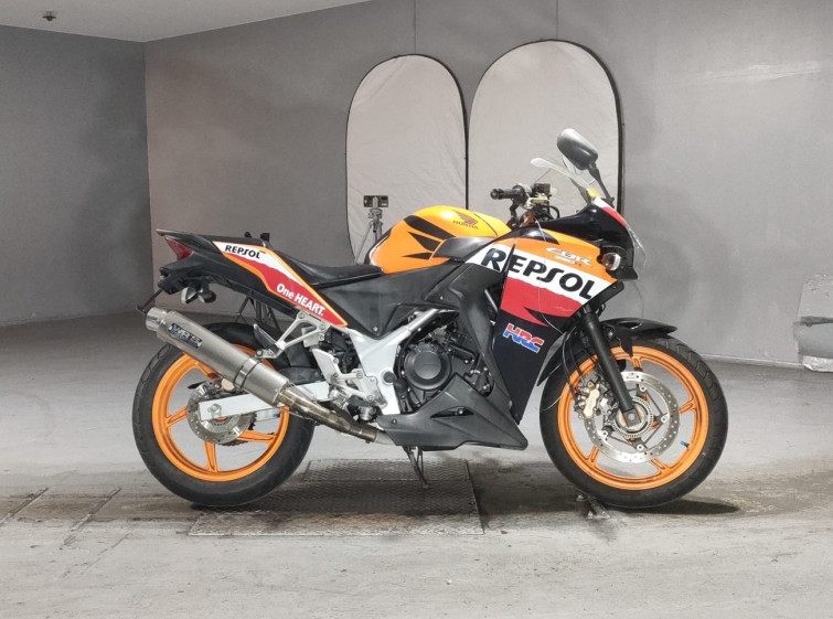 Мотоцикл Honda CBR250R з пробігом 17199 km