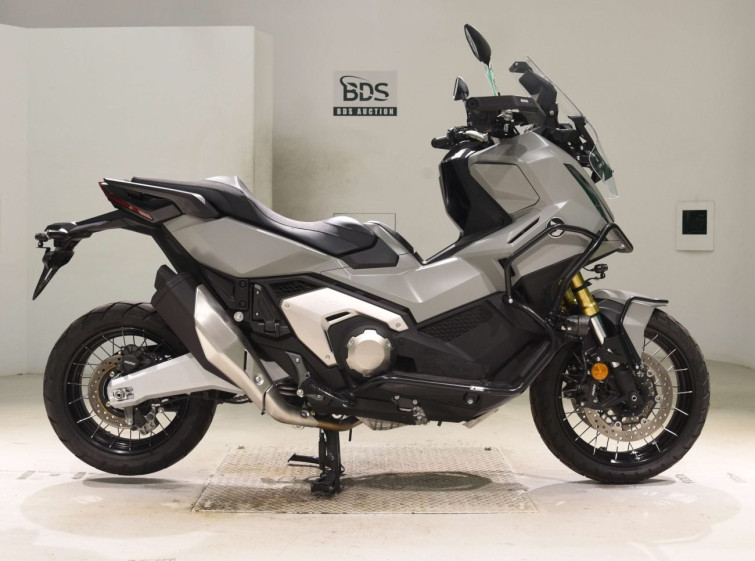 Мотоцикл Honda X-ADV750-2 с пробегом 3085 km