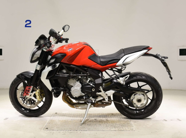 Мотоцикл MV Agusta BRUTALE 675 з пробігом 5842 km