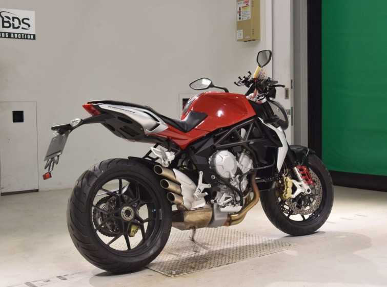 Мотоцикл MV Agusta BRUTALE 675 з пробігом 5842 km