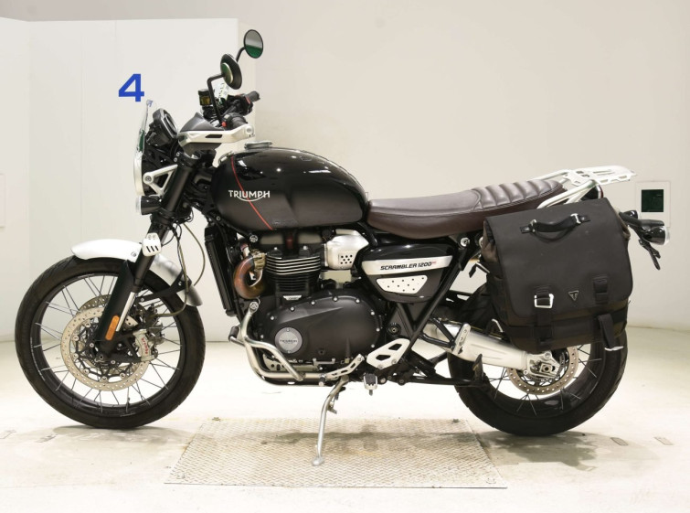 Мотоцикл Triumph SCRAMBLER 1200 XC з пробігом 30492 km