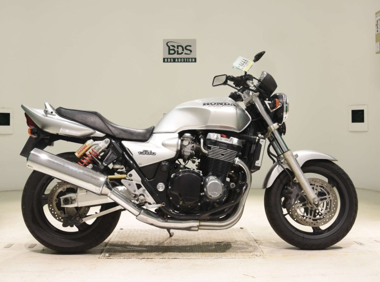 Мотоцикл Honda CB1300SF з пробігом 34174 km