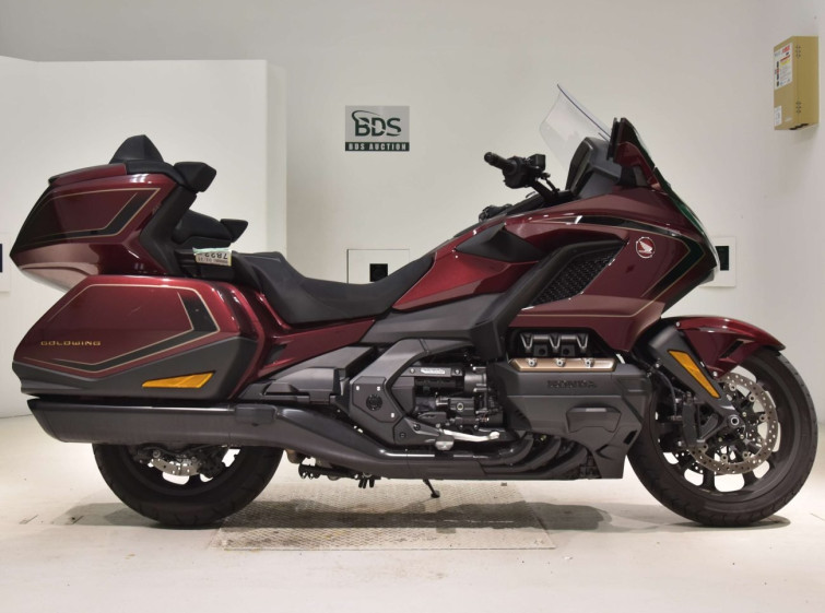 Мотоцикл Honda GL1800 TOUR D з пробігом 5844 km