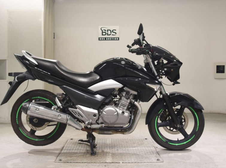 Мотоцикл Suzuki GSR250 з пробігом 27336 km