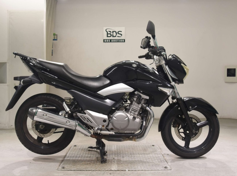 Мотоцикл Suzuki GSR250 з пробігом 56859 km