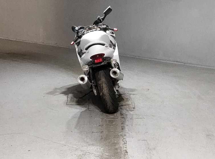 Мотоцикл Suzuki GSX1300R HAYABUSA