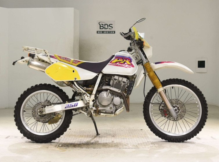 Мотоцикл Suzuki DR250R с пробегом 16024 km