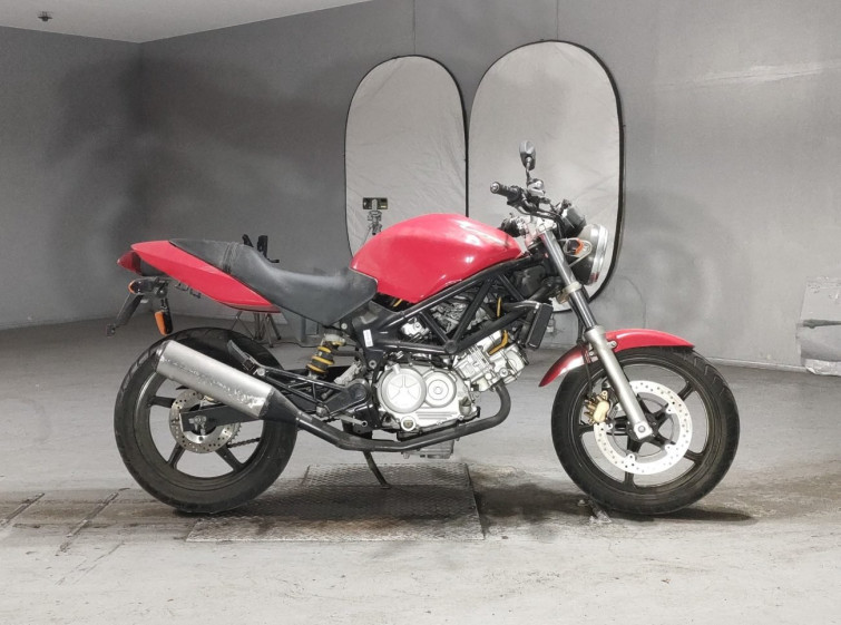 Мотоцикл Honda VTR250 з пробігом 62259 km