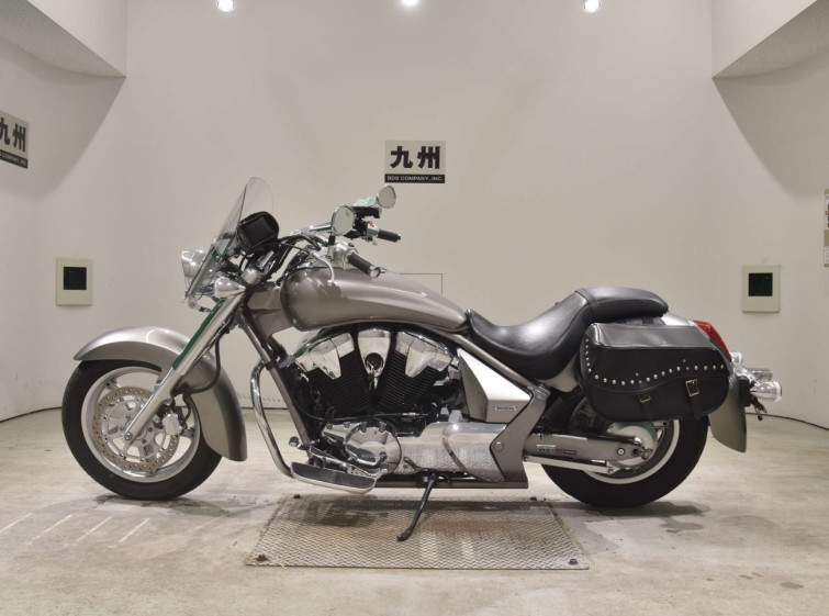Мотоцикл Honda VT1300CR STATELINE з пробігом 10938 km