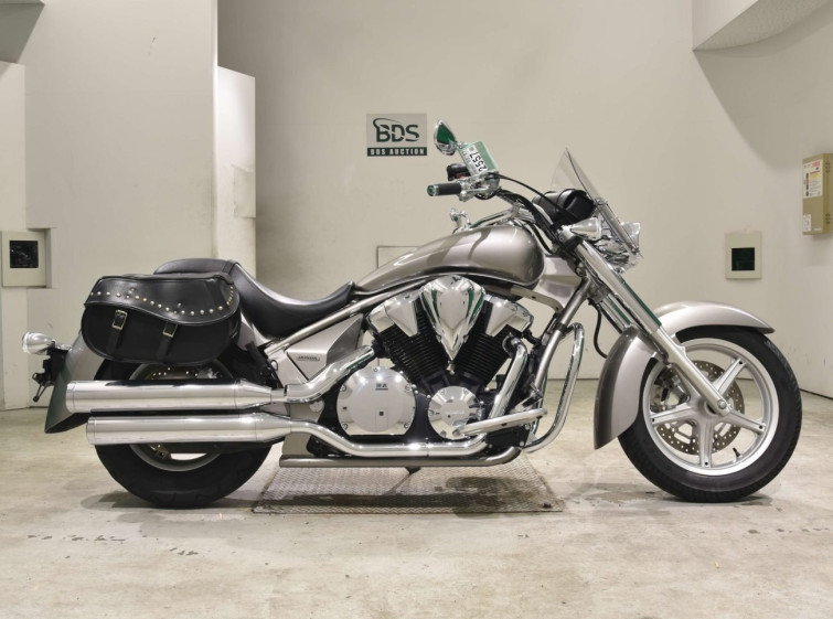 Мотоцикл Honda VT1300CR STATELINE з пробігом 10938 km