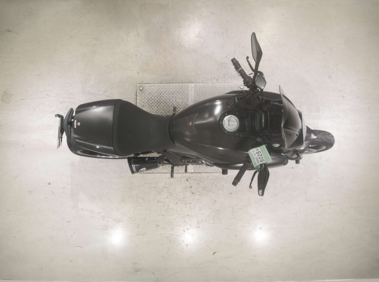 Мотоцикл Ducati DIAVEL CARBON з пробігом 15875 km