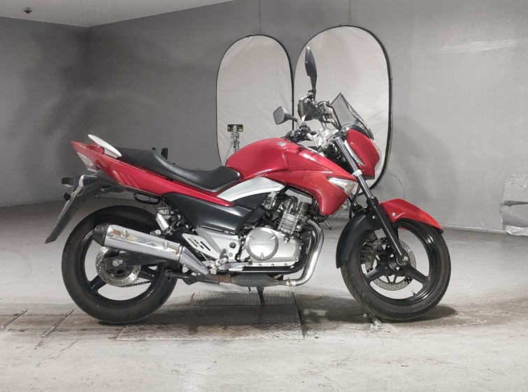 Мотоцикл Suzuki GSR250 з пробігом 33585 km