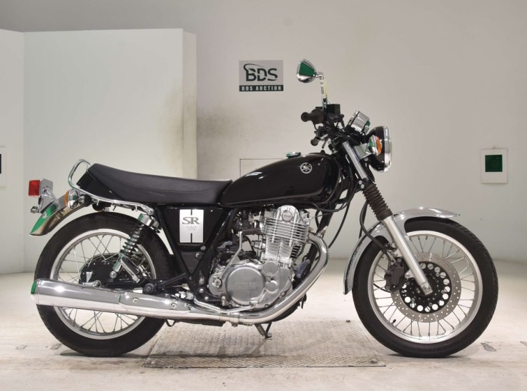 Мотоцикл Yamaha SR400 с пробегом 4484 km