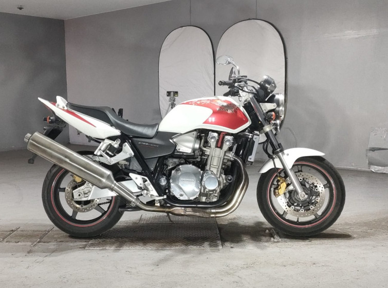 Мотоцикл Honda CB1300SF з пробігом 28644 km