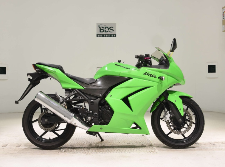 Мотоцикл Kawasaki NINJA250R с пробегом 20104 km