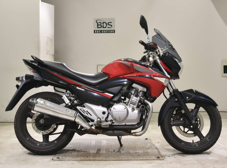 Мотоцикл Suzuki GSR250 з пробігом 13604 km