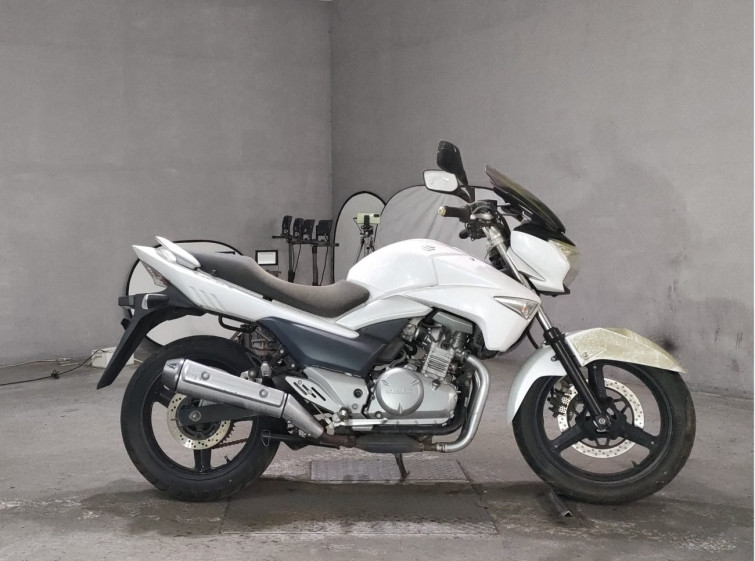 Мотоцикл Suzuki GSR250 з пробігом 16943 km
