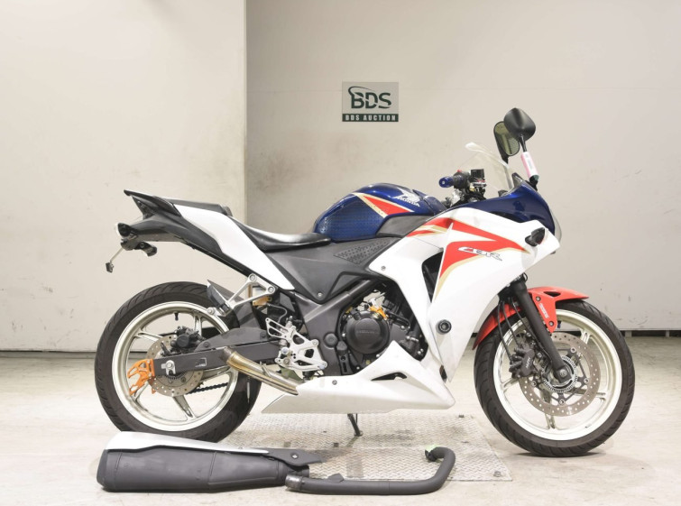 Мотоцикл Honda CBR250R з пробігом 7050 km