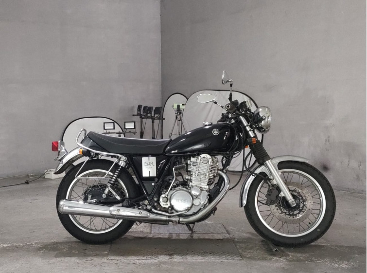 Мотоцикл Yamaha SR400 с пробегом 1471 km