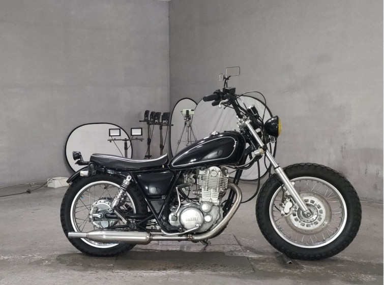 Мотоцикл Yamaha SR400 с пробегом 14682 km