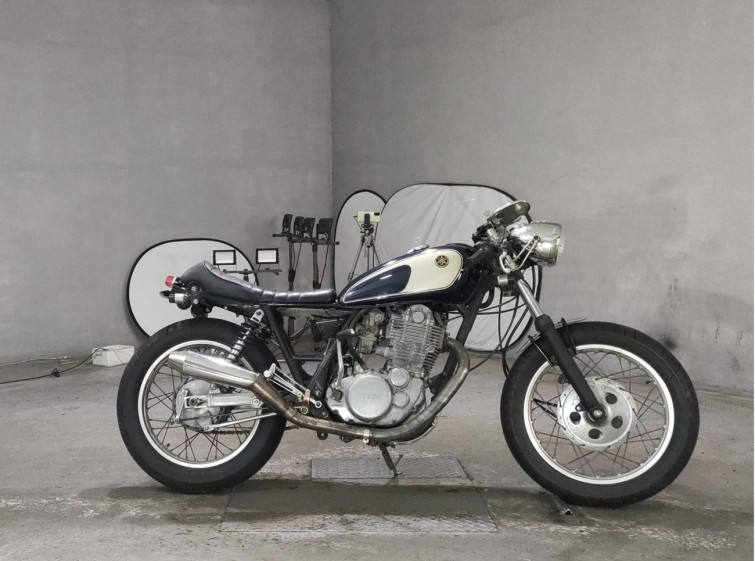 Мотоцикл Yamaha SR400 с пробегом 5463 km