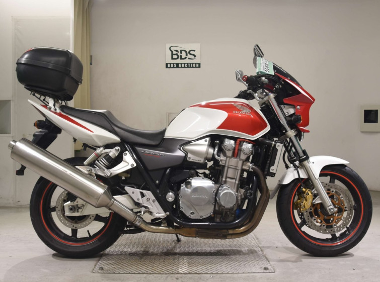 Мотоцикл Honda CB1300SF з пробігом 48549 km