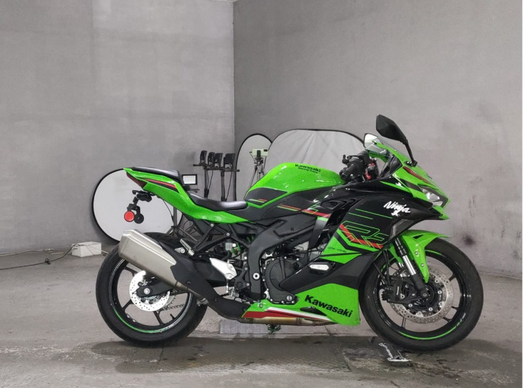 Мотоцикл Kawasaki NINJA ZX-4RR с пробегом 6436 km