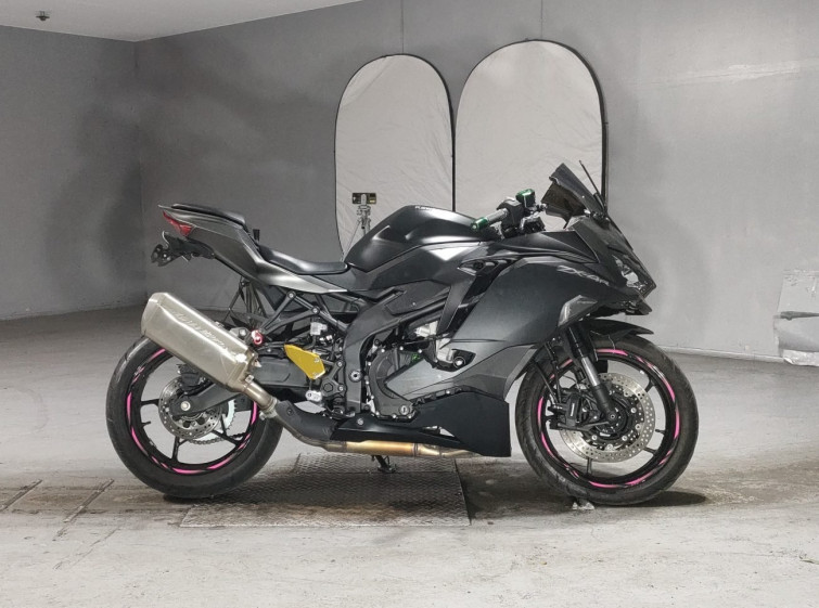 Мотоцикл Kawasaki NINJA ZX-4R SE з пробігом 6871 km