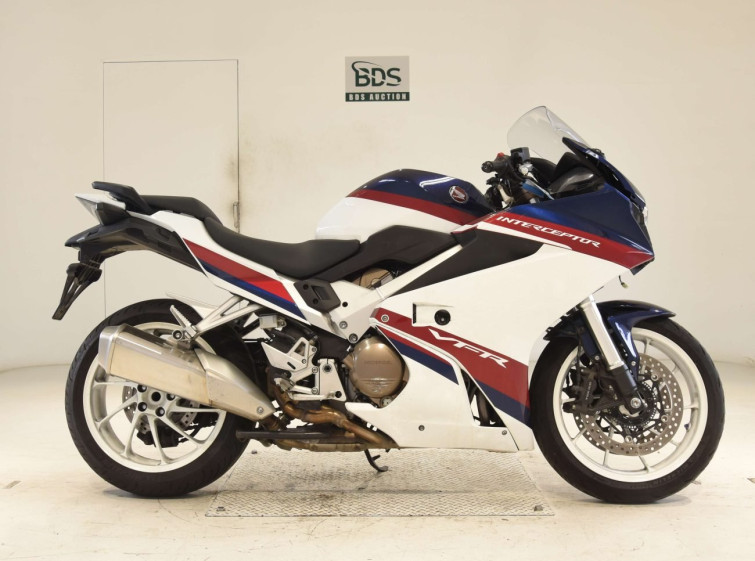Мотоцикл Honda VFR800F с пробегом 34951 km