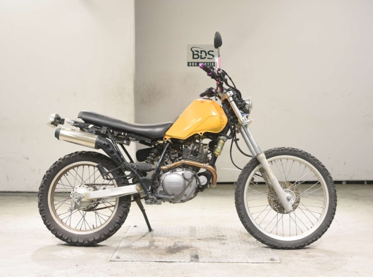 Мотоцикл Yamaha SEROW XT225 с пробегом 5883 km
