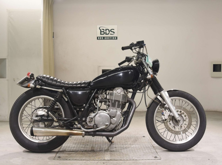 Мотоцикл Yamaha SR400 с пробегом 7347 km