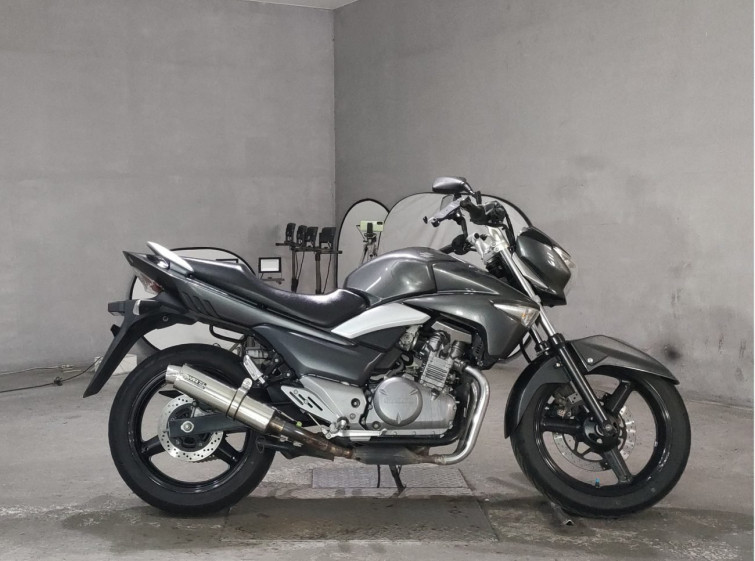 Мотоцикл Suzuki GSR250 з пробігом 38924 km