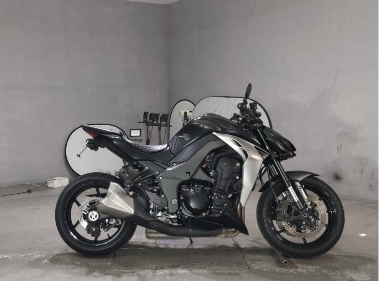 Мотоцикл Kawasaki Z1000 з пробігом 39584 km