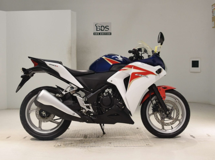 Мотоцикл Honda CBR250R з пробігом 5099 km