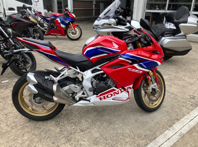 Мотоцикл Honda CBR250RR з пробігом 7615 km