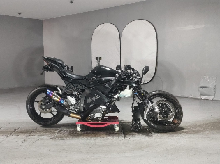 Мотоцикл Kawasaki NINJA ZX-4R SE
