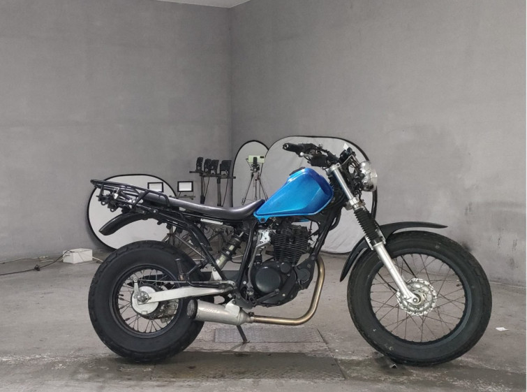 Мотоцикл Yamaha TW200
