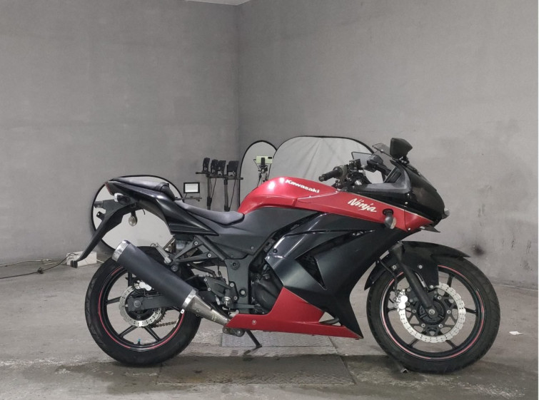 Мотоцикл Kawasaki NINJA250R з пробігом 18040 km