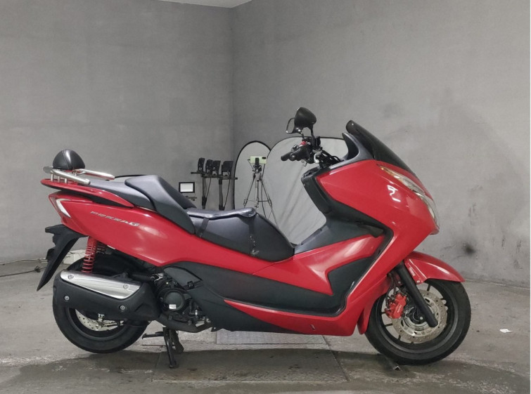 Мотоцикл Honda FORZA SI с пробегом 1979 km