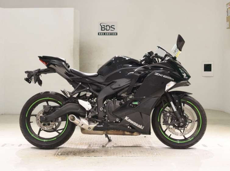 Мотоцикл Kawasaki NINJA ZX-25R с пробегом 1698 km