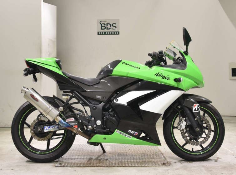 Мотоцикл Kawasaki NINJA250R з пробігом 29727 km