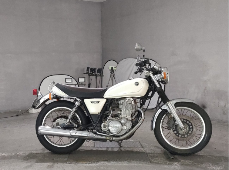 Мотоцикл Yamaha SR400 с пробегом 14066 km