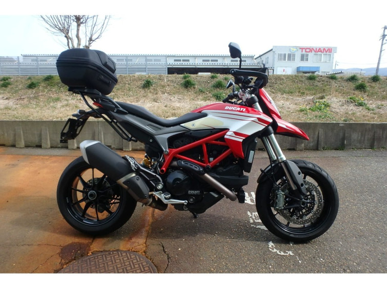 Мотоцикл Ducati HYPERMOTARD 939 з пробігом 4795 km