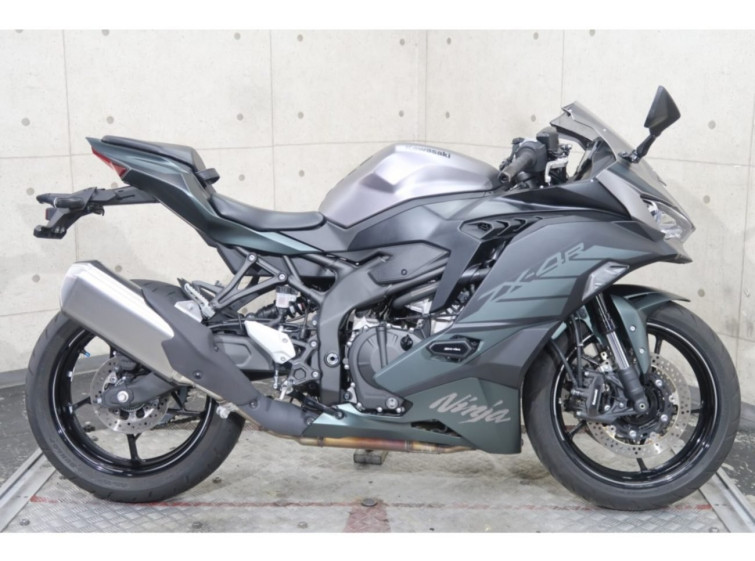 Мотоцикл Kawasaki NINJA ZX-4R SE з пробігом 2294 km