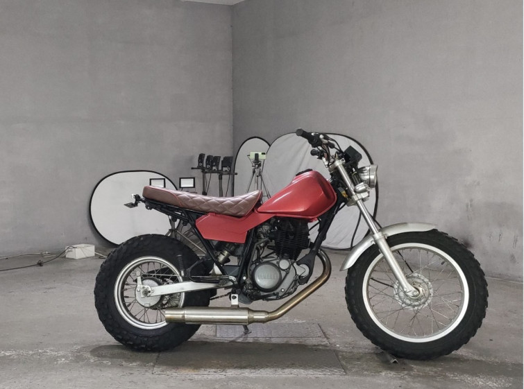 Мотоцикл Yamaha TW200 с пробегом 4497 km
