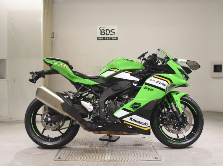 Мотоцикл Kawasaki ZX-4RR с пробегом 5723 km