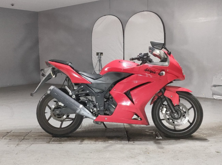 Мотоцикл Kawasaki NINJA250R з пробігом 19938 km