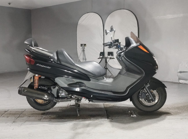 Мотоцикл Yamaha MAJESTY 250C