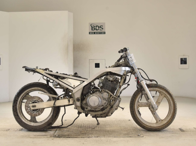 Мотоцикл Yamaha SRX600
