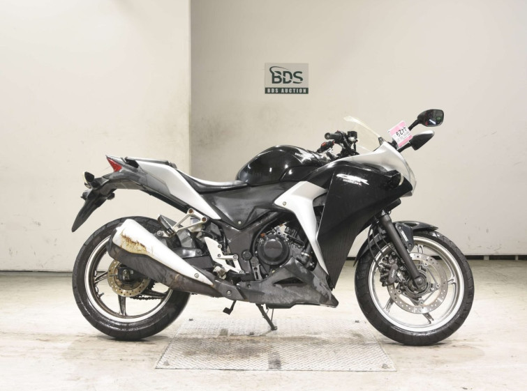 Мотоцикл Honda CBR250R з пробігом 59234 km